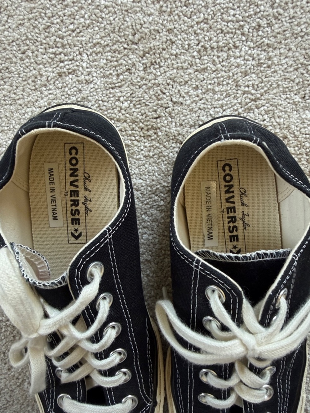 Converse Chuck Taylors in black - Picture 2 of 4